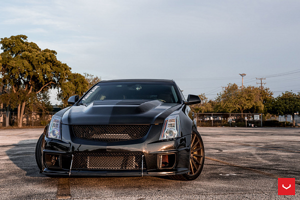 Фото дисков Vossen VFS-2 Сатиновая бронза на Cadillac CTS II