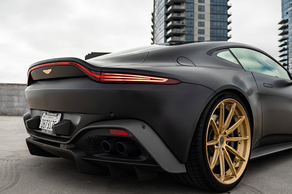 Фото дисков Brixton Forged R11-R Глянцевая шампань на Aston Martin Vantage 4