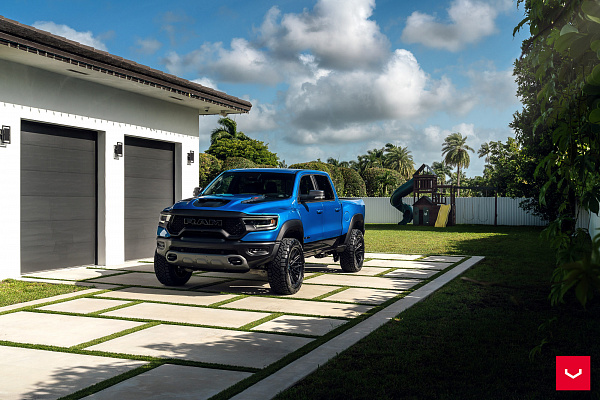 Фото дисков Vossen HF6-5 Черный сатин на Ram 1500 V