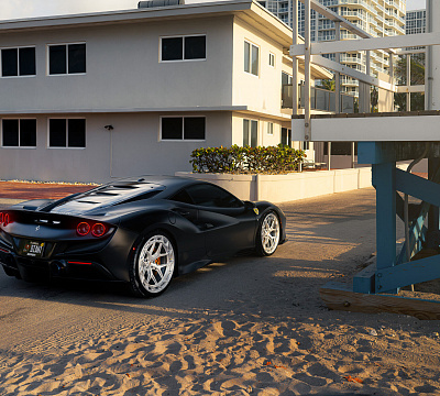 Фото дисков Vossen LC3-01T на Ferrari F8