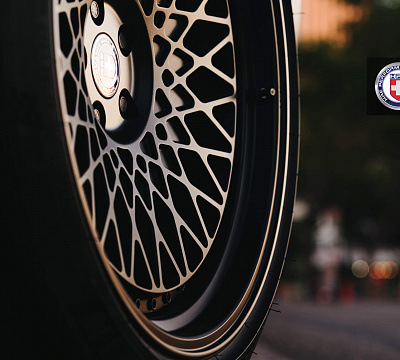 Фото дисков HRE 501 на Porsche Macan I