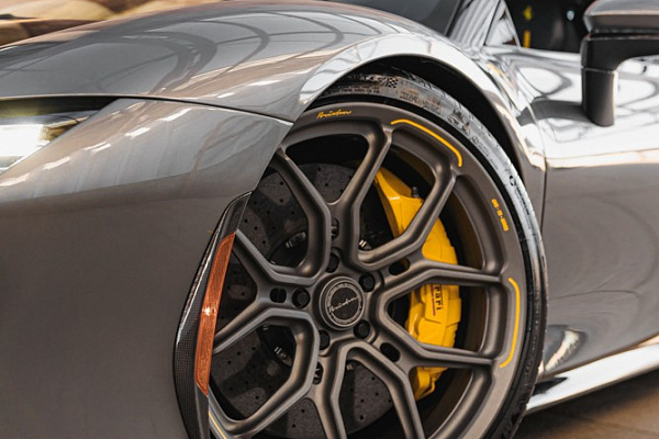 Фото дисков Brixton Forged CM5-RS Сатиновый графит на Ferrari SF90