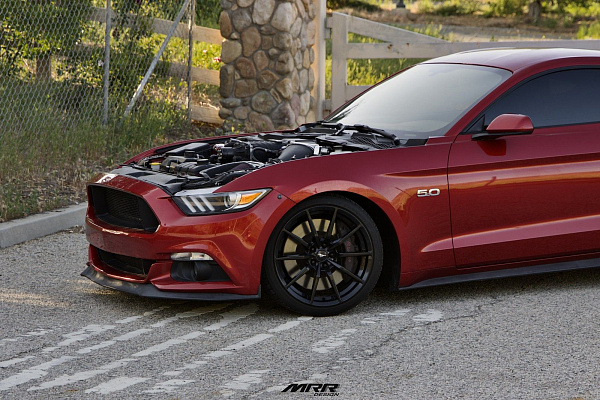 Фото дисков MRR M350 Черный глянец на Ford Mustang VI