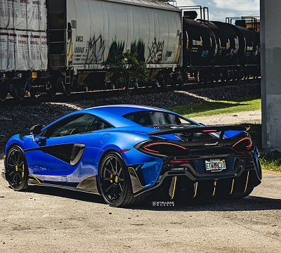 Фото дисков Strasse Wheels R10 Deep Concave FS на McLaren 600