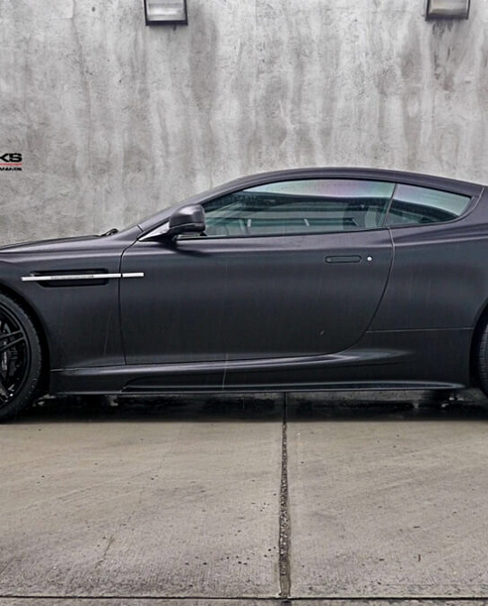 Фото дисков P107 Черный глянец на Aston Martin Vanquish 2