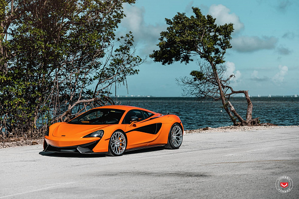 Фото дисков Vossen S17-01 Полированный лак на McLaren 570S