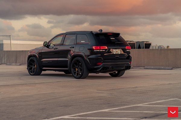 Фото дисков Vossen HF-5 Черный глянец на Jeep Grand Cherokee IV