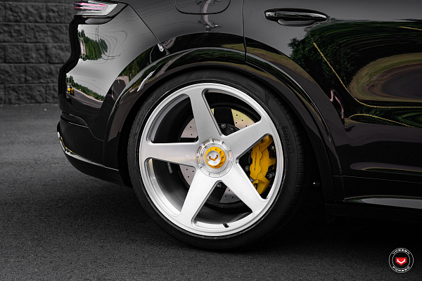 Фото дисков Vossen GEN-01 Сатиновый лак на Porsche Cayenne III