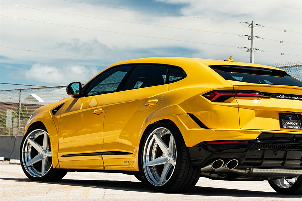 Фото дисков Anrky RS5.3 Глянцевый лак на Lamborghini Urus
