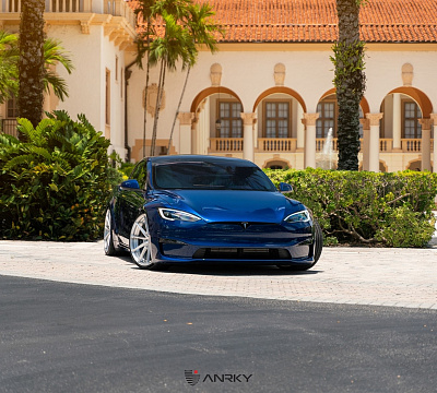 Фото дисков Anrky AN28 на Tesla Model S