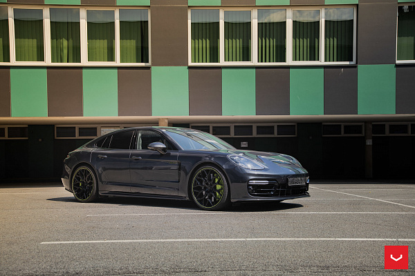 Фото дисков Vossen HF-2 Черный глянец на Porsche Panamera II