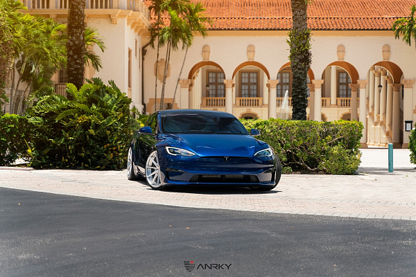 Tesla Model S Plaid