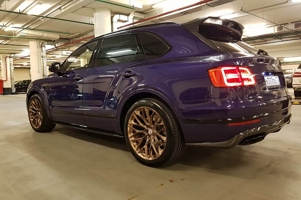 Фото дисков HRE P200 Глянцевое темное золото на Bentley Bentayga