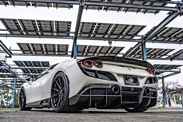 Фото дисков Strasse Wheels SV10 Deep Concave FS Черный глянец на Ferrari SF90