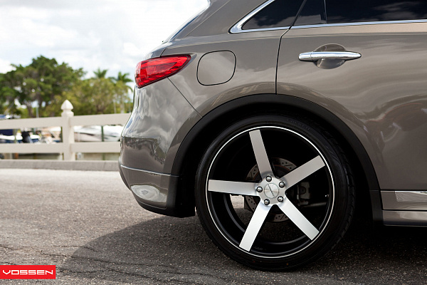 Фото дисков Vossen CV3 Алмазная проточка на Infiniti FX II