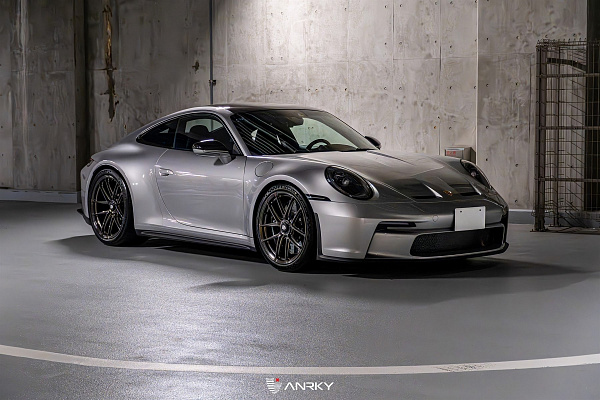 Фото дисков 1886 Wheels XR001 Глянцевый темный лак на Porsche 911 VIII