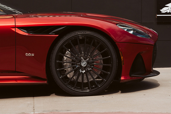 Aston Martin DBS Superleggera
