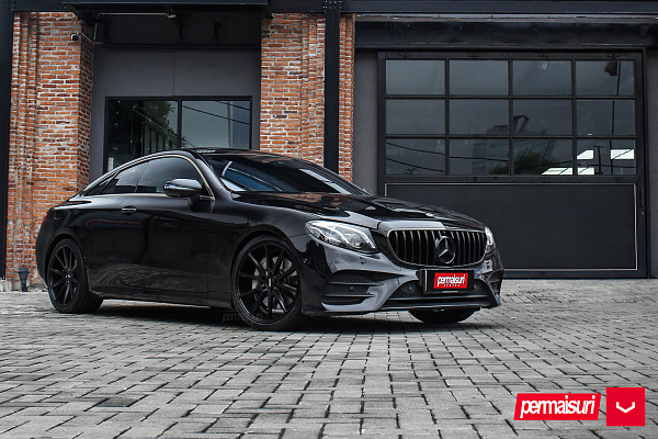 Фото дисков Vossen VFS-1 Черный сатин на Mercedes-Benz E-Class (W213, S213, C238)