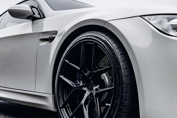 Фото дисков MRR NES SS-1.1 Черный глянец на BMW 3/M3 (E90)