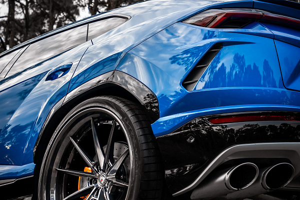 Фото дисков Anrky AN38 Глянцевый темный лак на Lamborghini Urus