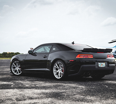 Фото дисков Vossen VFS-6 на Chevrolet Camaro V
