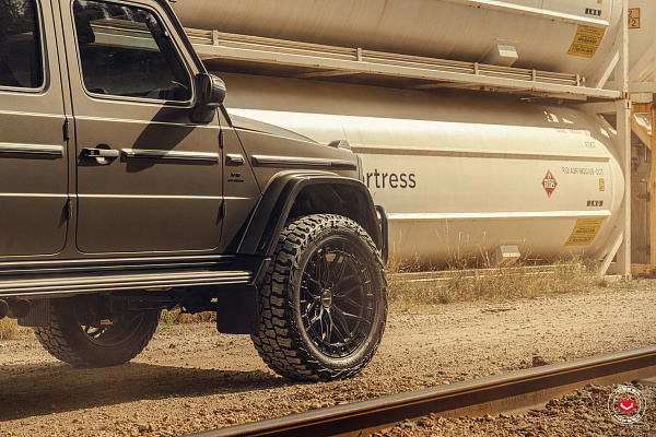 Фото дисков Vossen LC3-01 Черный глянец на Mercedes-Benz G-Class III