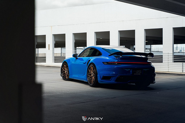 Фото дисков Anrky S3-X1 Сатиновая бронза на Porsche 911 VIII
