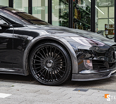 Фото дисков Vossen HF-8 на Tesla Model S