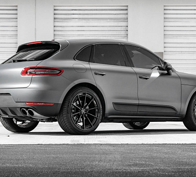 Фото дисков Savini SV-F1 на Porsche Macan I