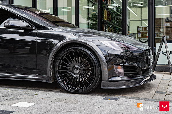 Фото дисков Vossen HF-8 Черный глянец на Tesla Model S