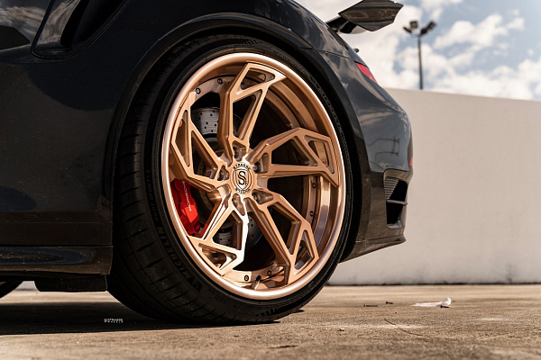 Фото дисков Strasse Wheels SB1 Deep Concave FS Сатиновое золото на Porsche 911 VII