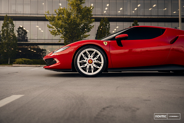 Фото дисков NOVITEC NF11 Белый глянец на Ferrari 296