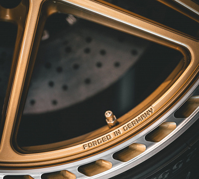Фото дисков CEC C25 на McLaren 720S