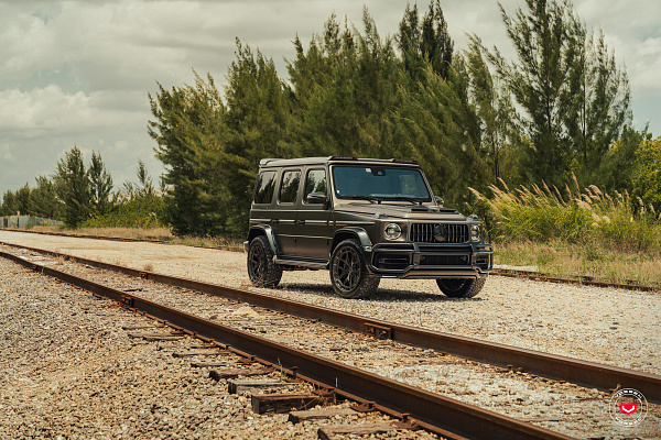 Фото дисков Vossen LC3-01 Глянцевый темный лак на Mercedes-Benz G-Class III