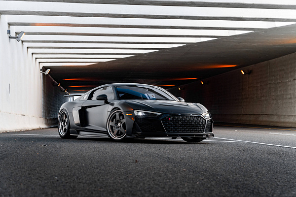 Фото дисков HRE 527 Глянцевый темный лак на Audi R8 (4S)