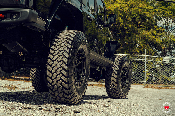 Фото дисков Vossen LC3-01 Черный сатин на Jeep Gladiator II (JT)