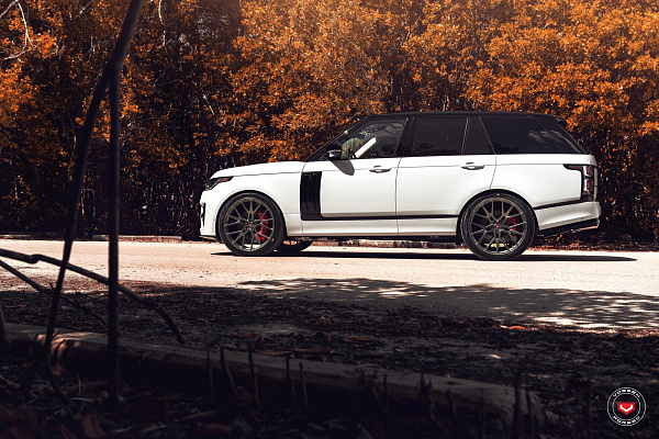 Фото дисков Vossen M-X3 Глянцевый темный лак на Land Rover Range Rover IV