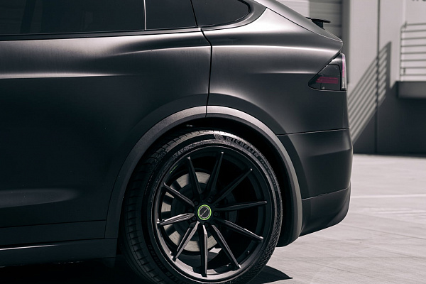 Фото дисков Brixton Forged R11-R Черный матовый на Tesla Model X