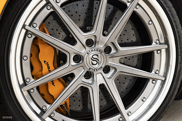 Фото дисков Strasse Wheels SV1 Deep Concave FS Сатиновый тонированный лак на McLaren 570S