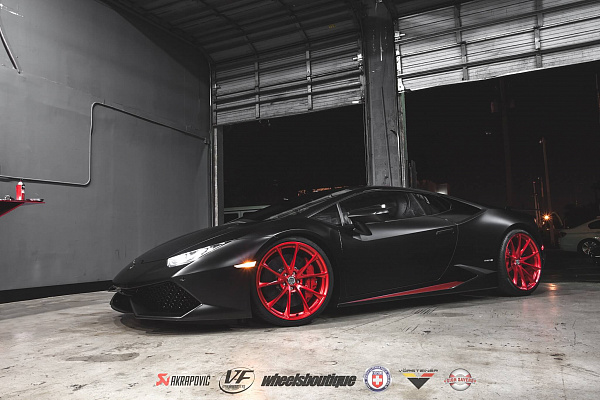 Фото дисков HRE P204 Красный глянец на Lamborghini Huracan