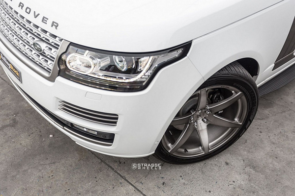 Фото дисков Strasse Wheels S6 Deep Concave Monoblock Сатиновый темный лак на Land Rover Range Rover IV