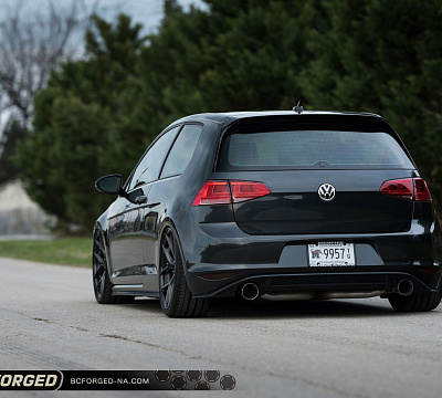 Фото дисков BC Forged HCS21 на Volkswagen Golf VII