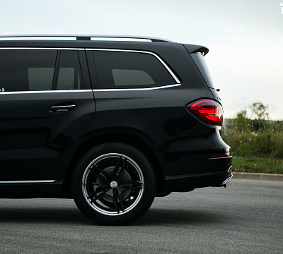 Фото дисков HRE S107 на Mercedes-Benz GLS (X166)