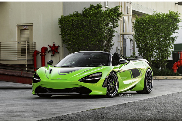 Фото дисков Strasse Wheels SV10M Deep Concave FS Черный глянец на McLaren 720S