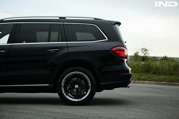 Фото дисков HRE S107 Черный глянец на Mercedes-Benz GLS (X166)