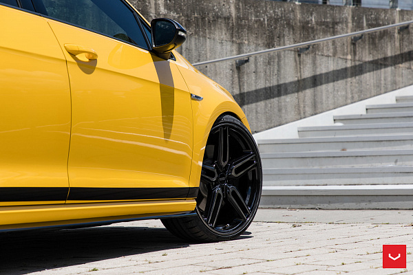 Фото дисков Vossen HF-1 Черный глянец на Volkswagen Golf VII