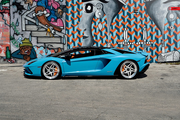 Фото дисков Anrky S3-X3 Глянцевый лак на Lamborghini Aventador