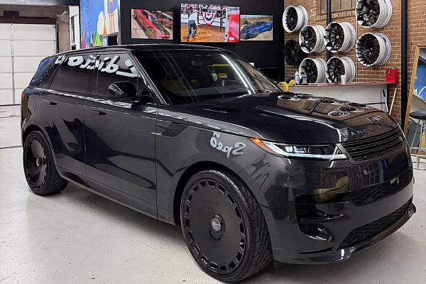 Фото дисков Giovanna Dicotto Черный глянец на Land Rover Range Rover Sport III