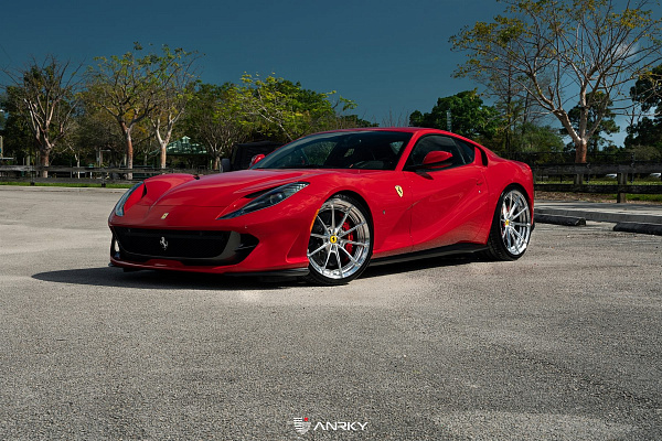 Фото дисков Anrky AN28 Полированный лак на Ferrari 812