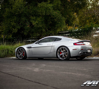 Фото дисков MRR FS06 на Aston Martin Vantage 3